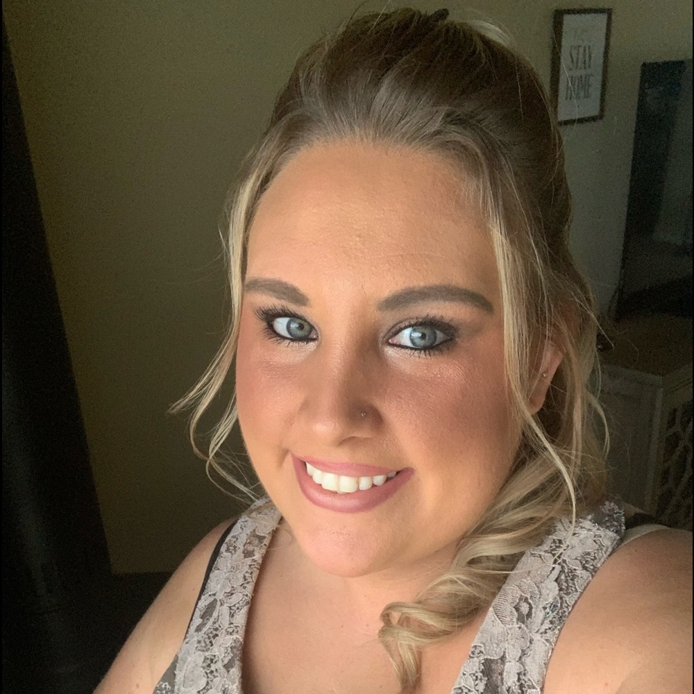 Meet your Posher, Meladee